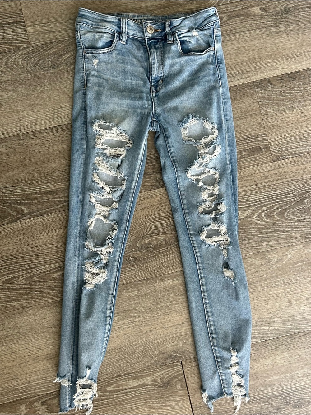 American Eagle Outfitters Light Wash Ripped Skinny Jeans